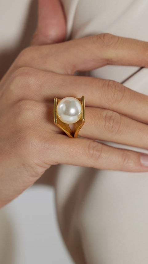 Elegant Simulated Pearls 18K Gold Plated Ring for Women New Stainless Steel Ring